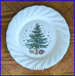 12 Vintage Nikko Happy Holidays Japan 10 3/4 Dinner Plates