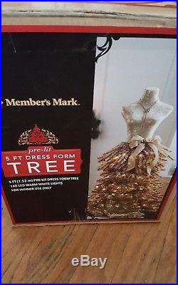 5 DRESS FORM MANNEQUIN PRE-LIT ARTIFICIAL CHRISTMAS TREE With FLOCKED BRANCHES