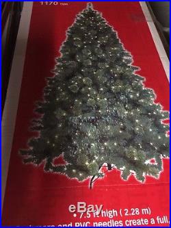 7.5′ 600 clear lights 1170 tip Christmas tree