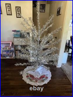 Aluminum Christmas Tree 6 Foot 53 Branches Limbs MCM T-8526-57 50′s 60′s Xmas