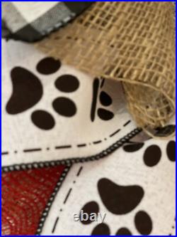 Animal Lover Wreath There's Like A Lot Of Animals In Here Wreath 24 Paw Print