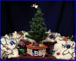 Avon Rotating Musical Christmas Tree Advent Calendar 17