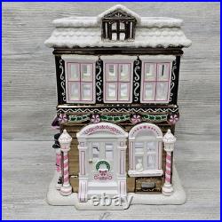 Bath & Body Works 2019 Holly Jolly Christmas Corner Candle Luminary Has Issues