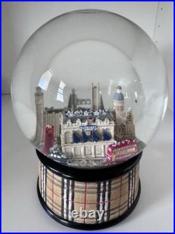 Burberry Tartan Plaid Iconic Designer London Snow Globe Vintage immaculate Condi