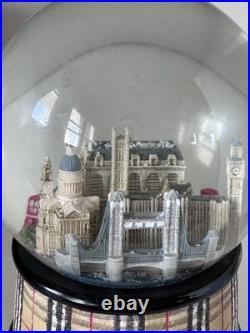 Burberry Tartan Plaid Iconic Designer London Snow Globe Vintage immaculate Condi