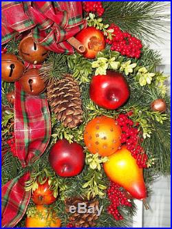 CHRISTMAS IN WILLIAMSBURG Old World Holiday Fruit Wreath