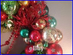Christmas ornament wreath. Vintage MERRY CHRISTMAS