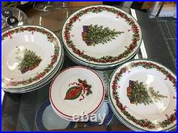 Christopher Radco Christmas Traditions 16 Piece Dishes Set Pre-Owned