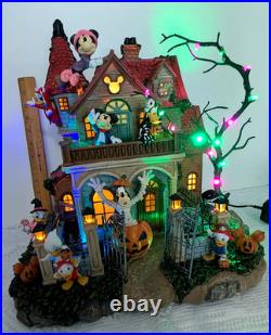 Disney Halloween Haunted Party House Lights Music Limited Edition Mickey Minnie