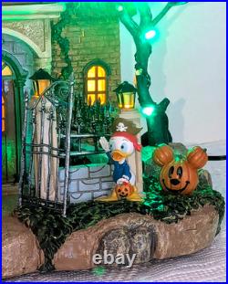 Disney Halloween Haunted Party House Lights Music Limited Edition Mickey Minnie