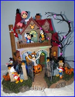 Disney Halloween Haunted Party House Lights Music Limited Edition Mickey Minnie