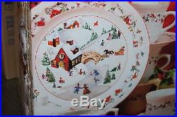 Farberware White Christmas 50 pc. Service for 8 #391 (X974)