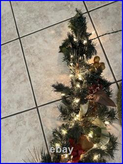 Garland Christmas Decor 26 Ft Long Warm lights 9 inches wide Pinecones Fruit