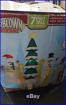 Gemmy 7' Airblown Inflatable Animated Snow Family With Christmas Tree