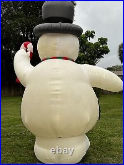 Gemmy Christmas 9 ft Frosty the Snowman withCandy Cane Airblown Inflatable