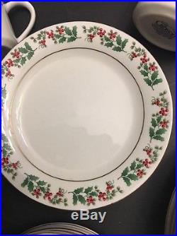 Gibson Everyday Christmas 16 Piece Fine China Dinnerware Holly Pattern NEW