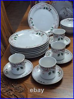 Gibson Everyday Vintage Festive Traditions Christmas Dishes 40 Pcs Service 8