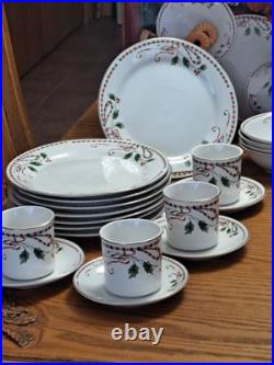 Gibson Everyday Vintage Festive Traditions Christmas Dishes 40 Pcs Service 8