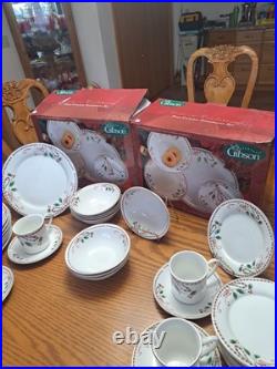 Gibson Everyday Vintage Festive Traditions Christmas Dishes 40 Pcs Service 8
