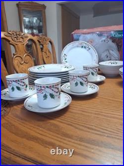 Gibson Everyday Vintage Festive Traditions Christmas Dishes 40 Pcs Service 8