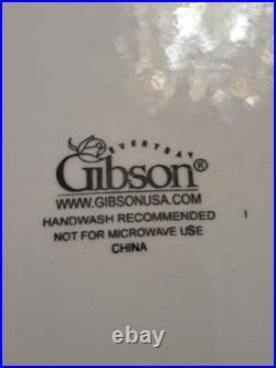 Gibson Everyday Vintage Festive Traditions Christmas Dishes 40 Pcs Service 8