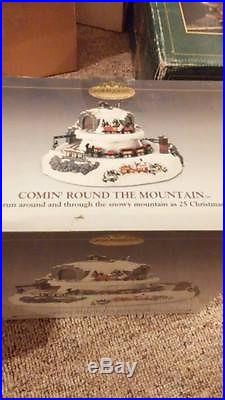 Gold Label Comin' Round the Mountain- Plays 25 Christmas Carols