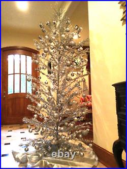 Gorgeous Huge Vintage 60′s Aluminum Christmas Tree Pom-Poms? 8′ Xtra Crown