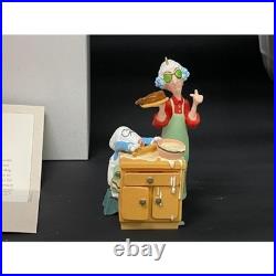 Hallmark Keepsake 2006 Maxine Bakes Christmas Ornament Limited Edition Signed