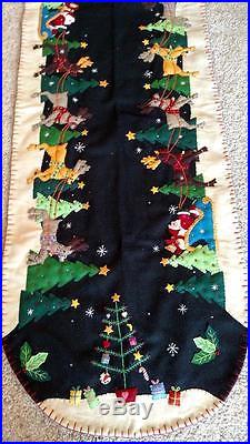 Handmade 45 Wool Flannel Felt Embroidered SANTA Reindeer CHRISTMAS TABLE RUNNER