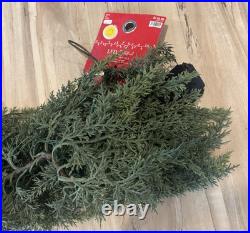 Hobby Lobby 6ft Pre-Lit Cedar Garland. Christmas Greenery Lighted Garland. NEW