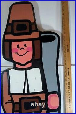 Holly Cleeland Lawn Cheers 46 Pilgrim Couple Lawn Decoration Hand Painted (2)