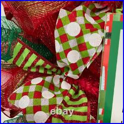 Its Not What's Under The Christmas Tree That Matters Christmas Wreath Handmade D