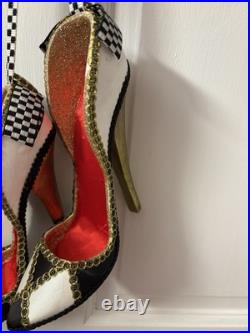 Katherine's Collection Mackenzie Childs Wreath Courtly Check Retired & Rare Katherine's Collection Mackenzie Childs Wreath Courtly Check Retired & Rare