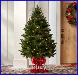 Member’s Mark 48 Pre-Lit Topiary in Red Bow Container