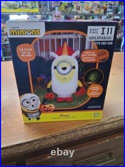 Minions 3.5 Ft. Stuart Airblown Halloween External Built-in Spotlight