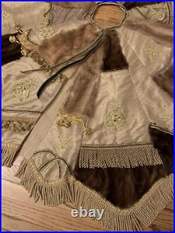 Mink and Silk Christmas Tree Skirt, separate collar, 3 small gift pockets, 60