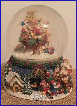 Musical Santa Claus Is Coming to Town Large Snow Globe With Rotating Base