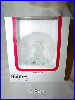 New SIMPLY HOLIDAY Beatiful Color Changing Cut Glass Angel in Snowflake Globe