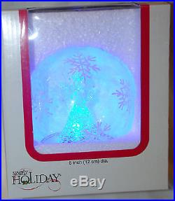 New SIMPLY HOLIDAY Beatiful Color Changing Cut Glass Angel in Snowflake Globe