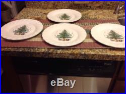Nikko HAPPY HOLIDAYS Christmas Tree Set of 4 / 10 1/2 Dinner Plates