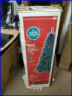 Pro lit delux Cashmere 7.5 tall Christmas tree. 600 Clear lights/1170 tips
