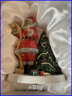ROYAL DOULTON Large 24cm Santa's Christmas List 2018 HN5891 Boxed Figurine