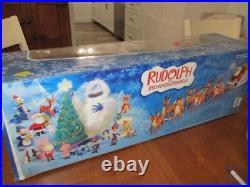 Rudolph Red Nosed Reindeer Santa's Sleigh & Team 2003 playing mantis large size