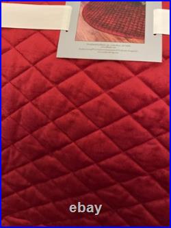 Southern Living Diamond Quilted Tree Skirt Red Luxury Velvet Feel 60 Round NWT Southern Living Diamond Quilted Tree Skirt Red Luxury Velvet Feel 60 Round NWT
