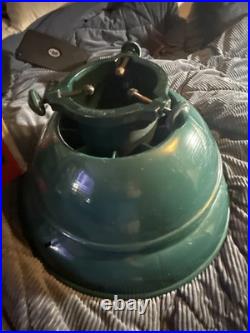 Swivel Straight The One Minute Christmas Tree Stand Up to 10' 100lb Used Swivel Straight The One Minute Christmas Tree Stand Up to 10' 100lb Used