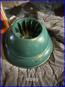 Swivel Straight The One Minute Christmas Tree Stand Up to 10' 100lb Used Swivel Straight The One Minute Christmas Tree Stand Up to 10' 100lb Used