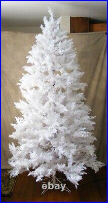 VICKERMAN 7.5′ x 52 Sparkle WHITE Fir Pre-Lit Christmas TREE Beautiful