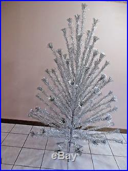 Vintage 6′ Aluminum Pompom Christmas Tree 70 Branches Wow
