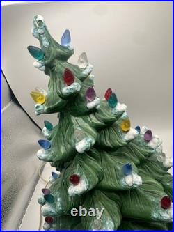 VTG 1967 Atlantic Mold Ceramic Green Christmas Tree & Base w Flocked Snow READ