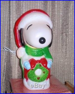 VTG Peanuts Snoopy Santa's Best Christmas Lighted Wreath Blow Mold Yard Decor